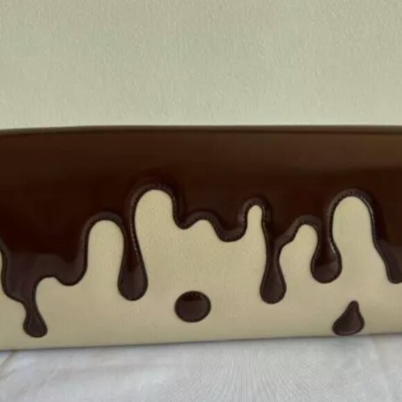 SS22 MOSCHINO Couture Chocolate Dripping Wristlet Handbag  Clutch Jeremy Scott - Picture 4 of 15